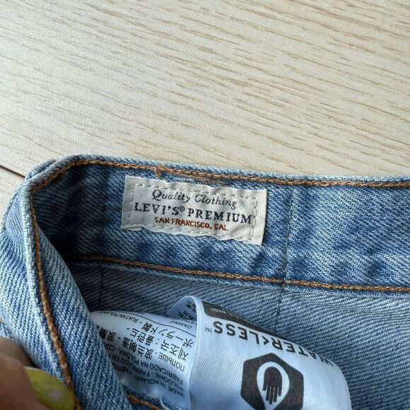 Levi's Premium 501 Button Fly W29 Light Blue Women Jean Shorts Frayed Distressed - Picture 2 of 9